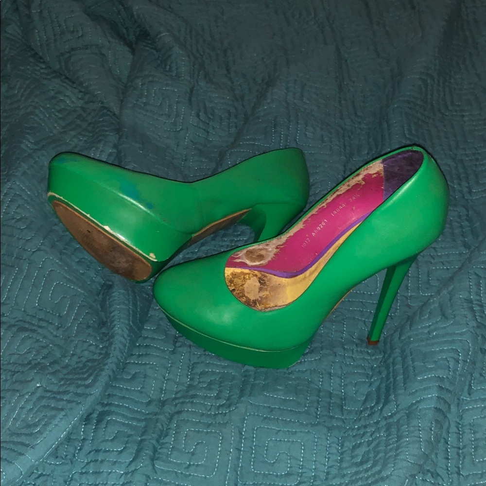 ANDREA FENZI Vibrant Green Heels
